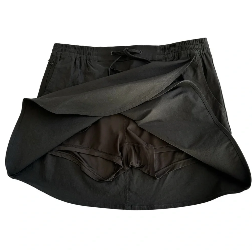 Eddie Bauer Black Tulip Hem Women's Skort, Medium